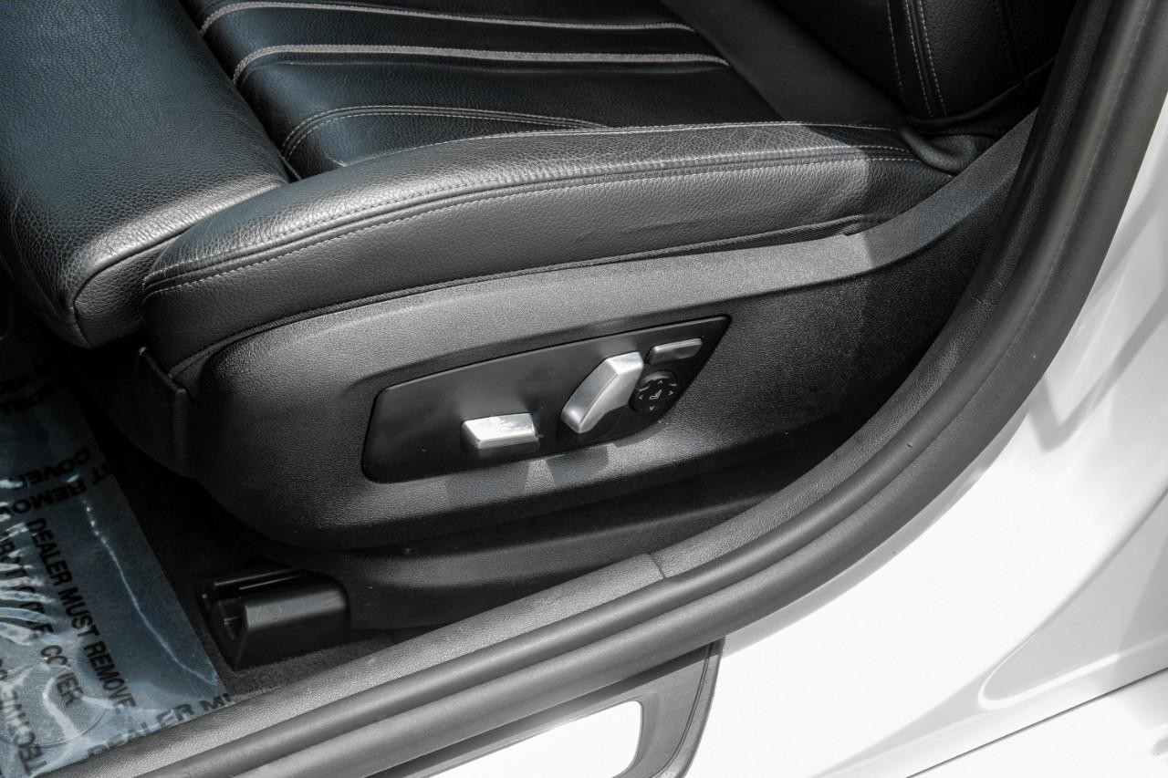 BMW 530i Vehicle Main Gallery Image 32
