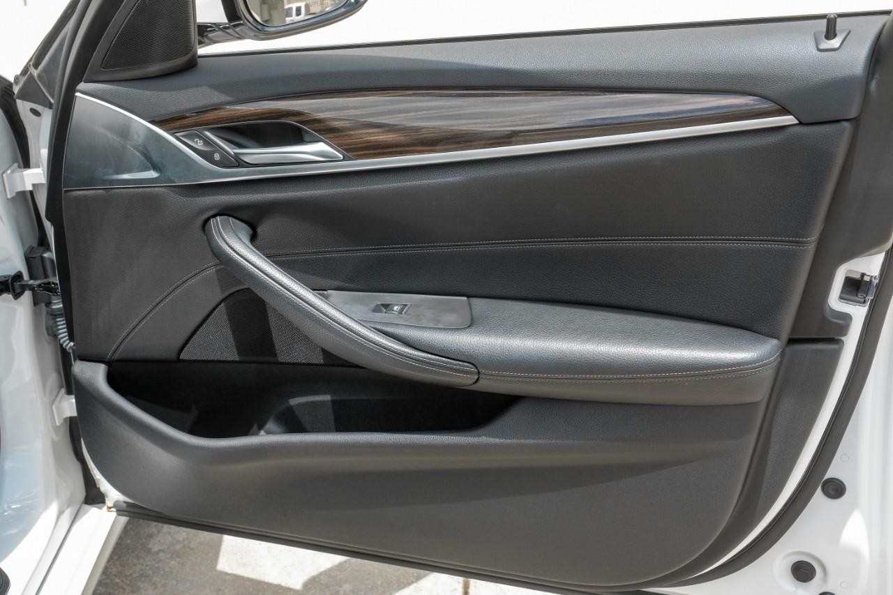 BMW 530i Vehicle Main Gallery Image 41