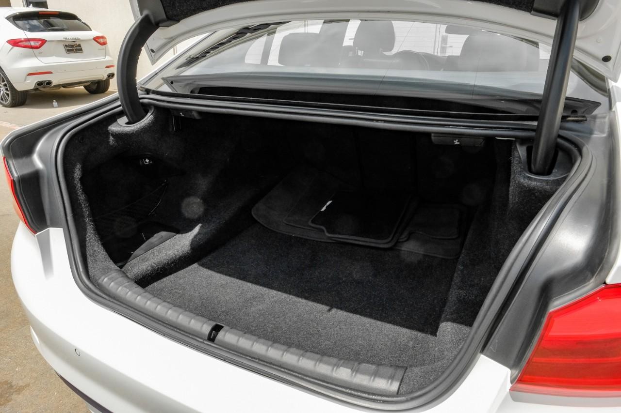 BMW 530i Vehicle Main Gallery Image 45