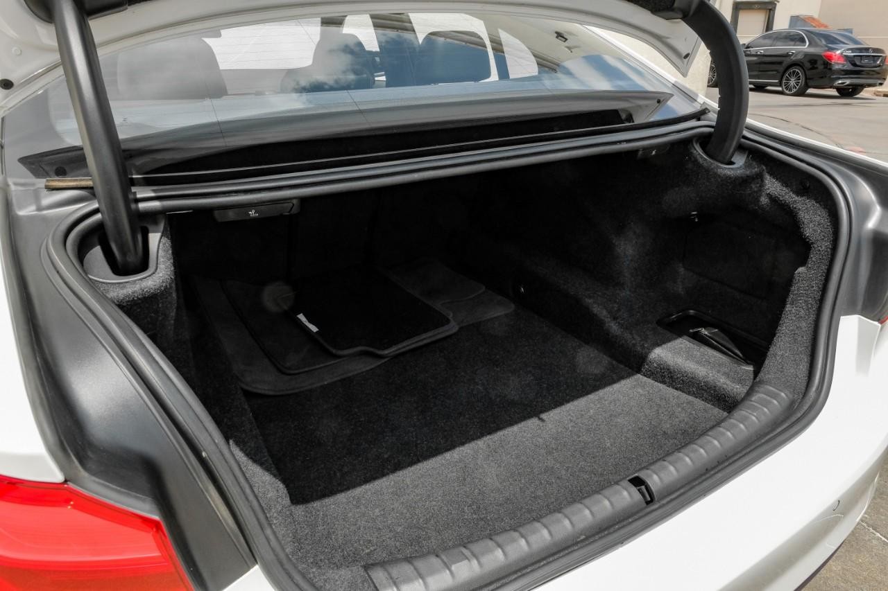BMW 530i Vehicle Main Gallery Image 46
