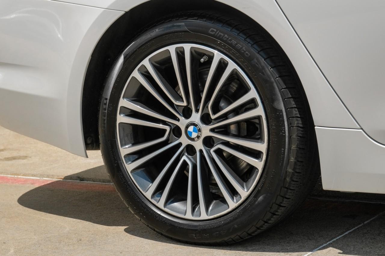 BMW 530i Vehicle Main Gallery Image 47