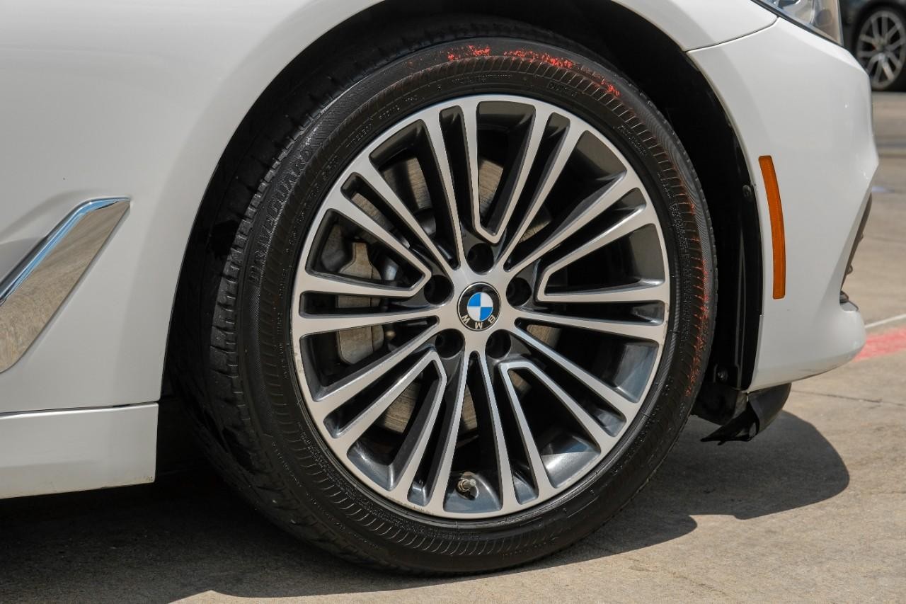 BMW 530i Vehicle Main Gallery Image 48