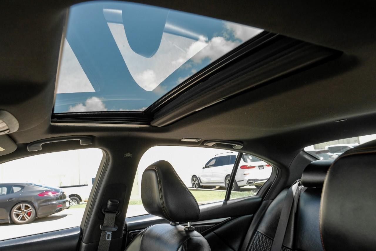 INFINITI Q50 Vehicle Main Gallery Image 05