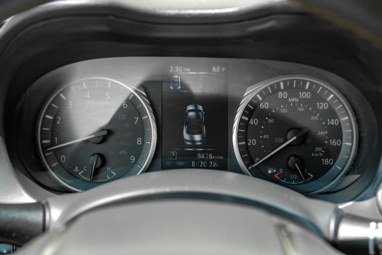 INFINITI Q50 Vehicle Main Gallery Image 18