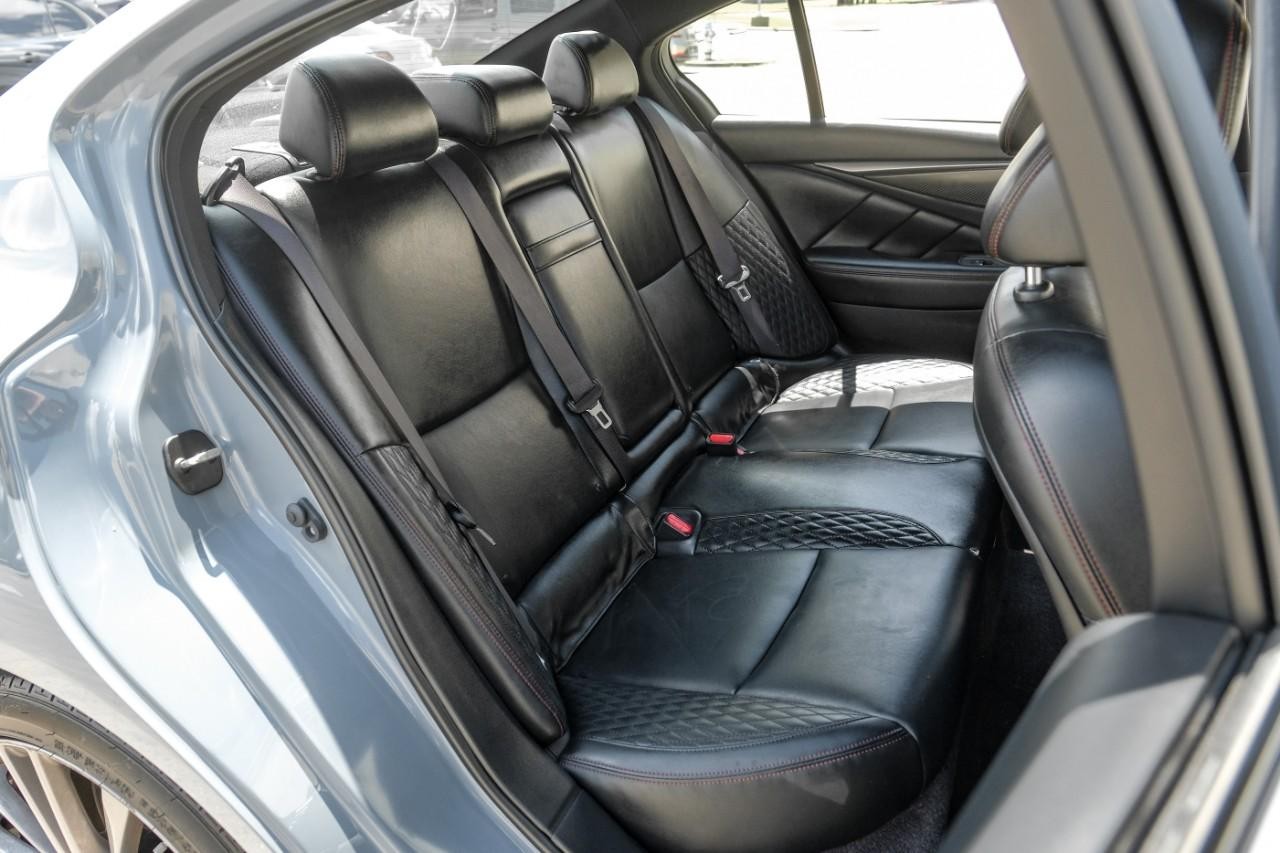 INFINITI Q50 Vehicle Main Gallery Image 32