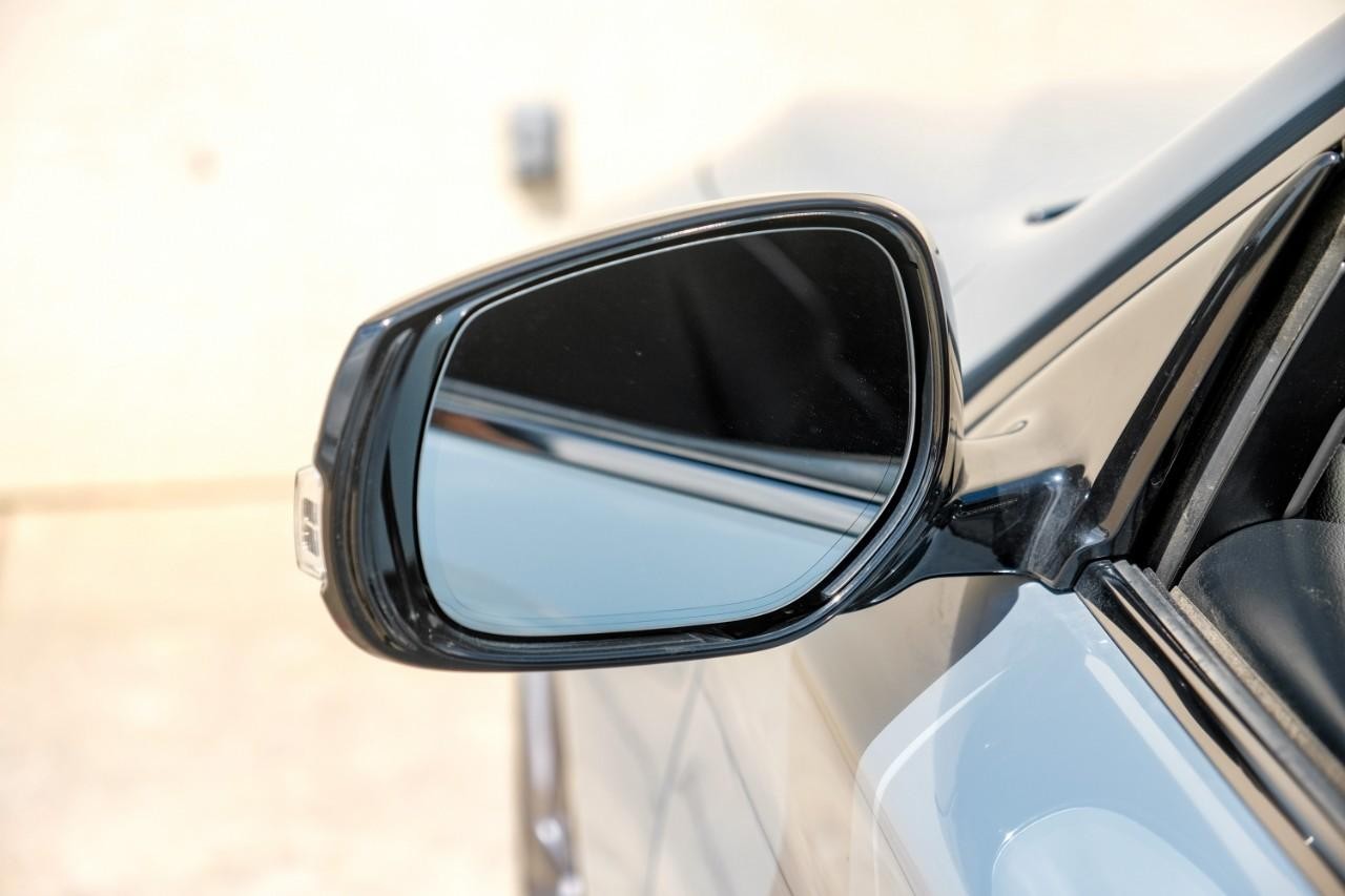 INFINITI Q50 Vehicle Main Gallery Image 37