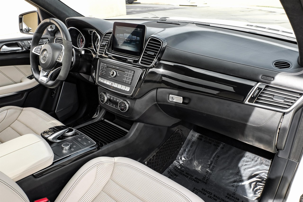 Mercedes-Benz GLS 63 AMG Vehicle Main Gallery Image 13