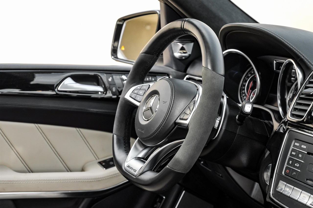 Mercedes-Benz GLS 63 AMG Vehicle Main Gallery Image 14