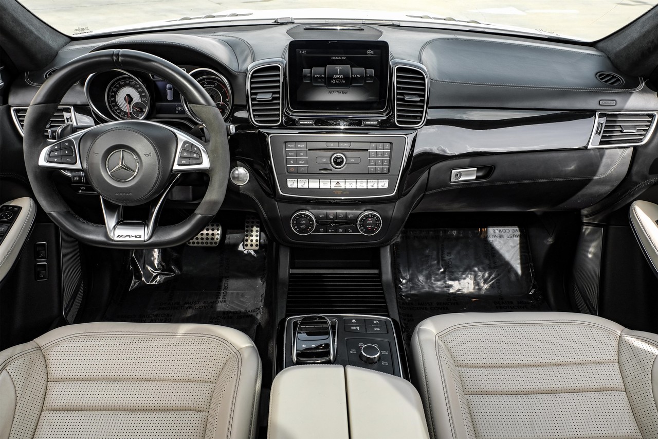 Mercedes-Benz GLS 63 AMG Vehicle Main Gallery Image 15