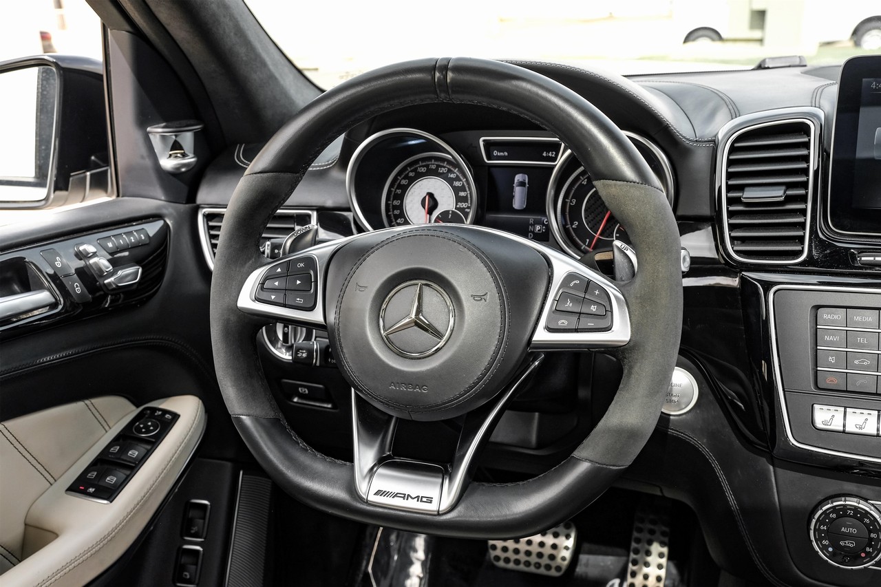 Mercedes-Benz GLS 63 AMG Vehicle Main Gallery Image 17