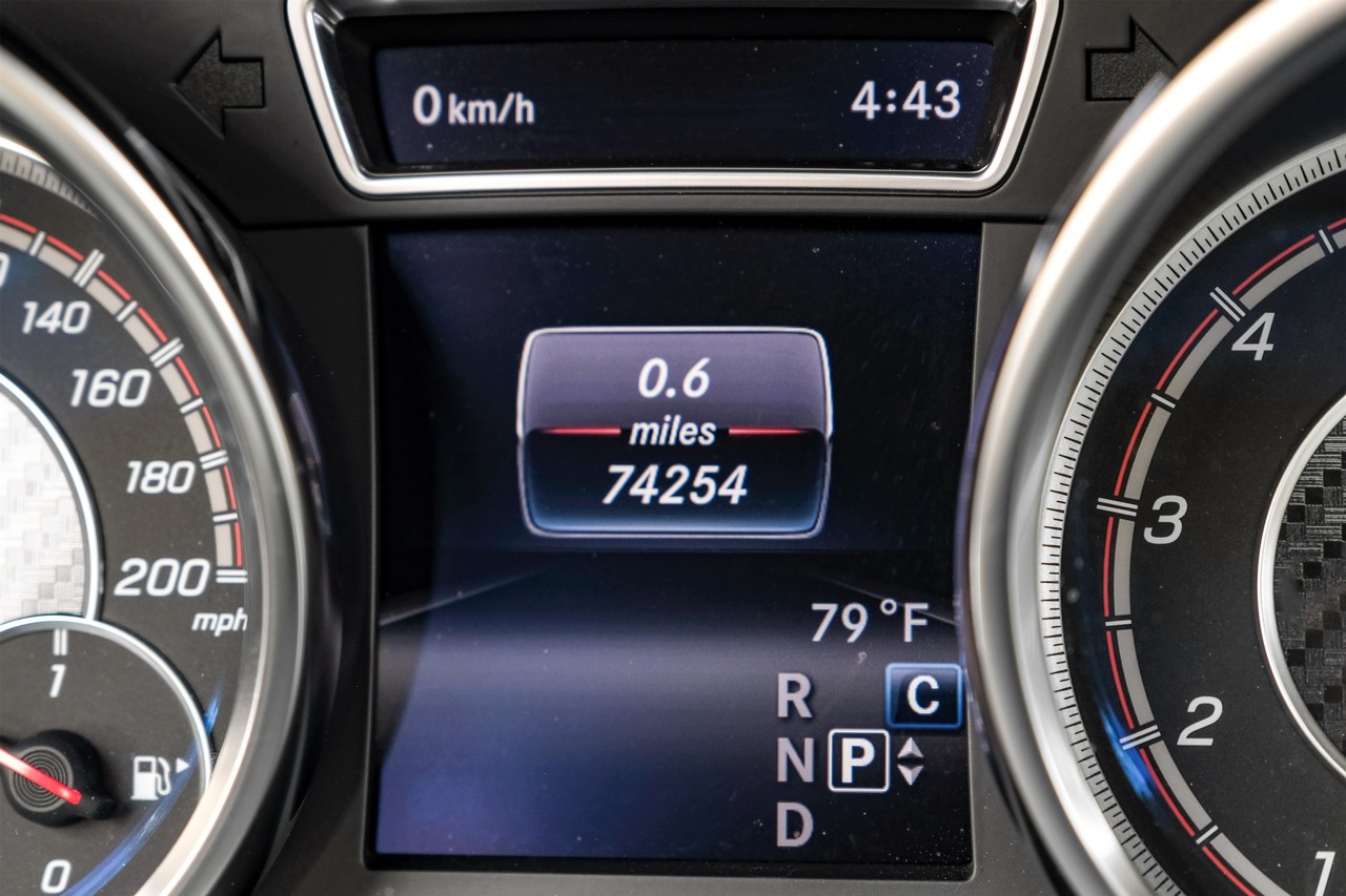 Mercedes-Benz GLS 63 AMG Vehicle Main Gallery Image 21