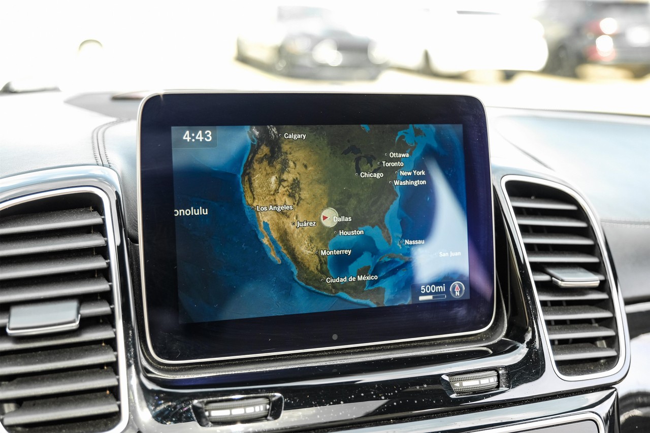 Mercedes-Benz GLS 63 AMG Vehicle Main Gallery Image 22