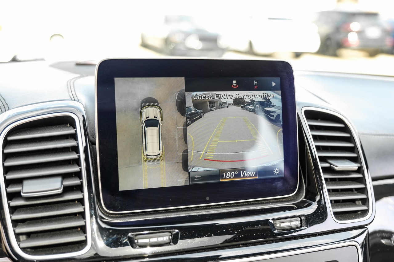 Mercedes-Benz GLS 63 AMG Vehicle Main Gallery Image 23