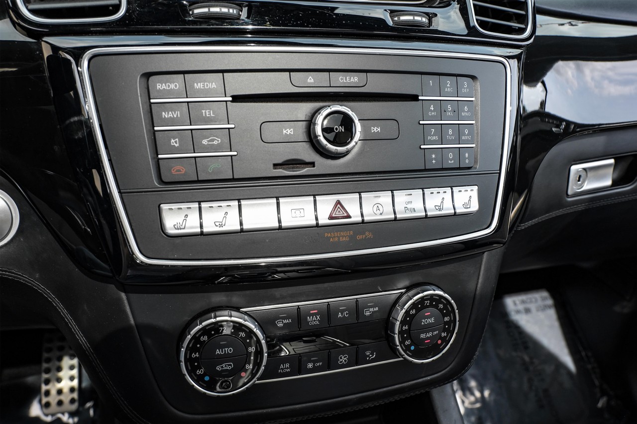 Mercedes-Benz GLS 63 AMG Vehicle Main Gallery Image 27