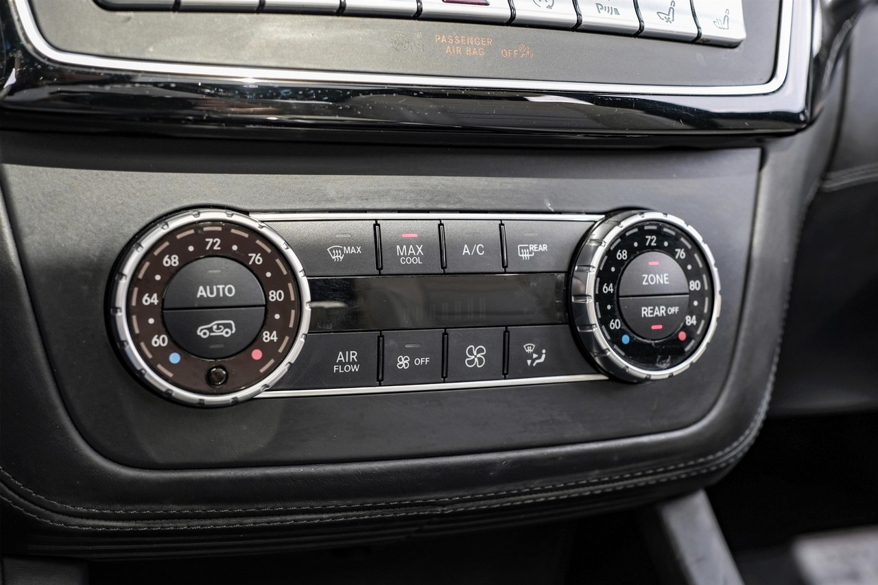 Mercedes-Benz GLS 63 AMG Vehicle Main Gallery Image 28