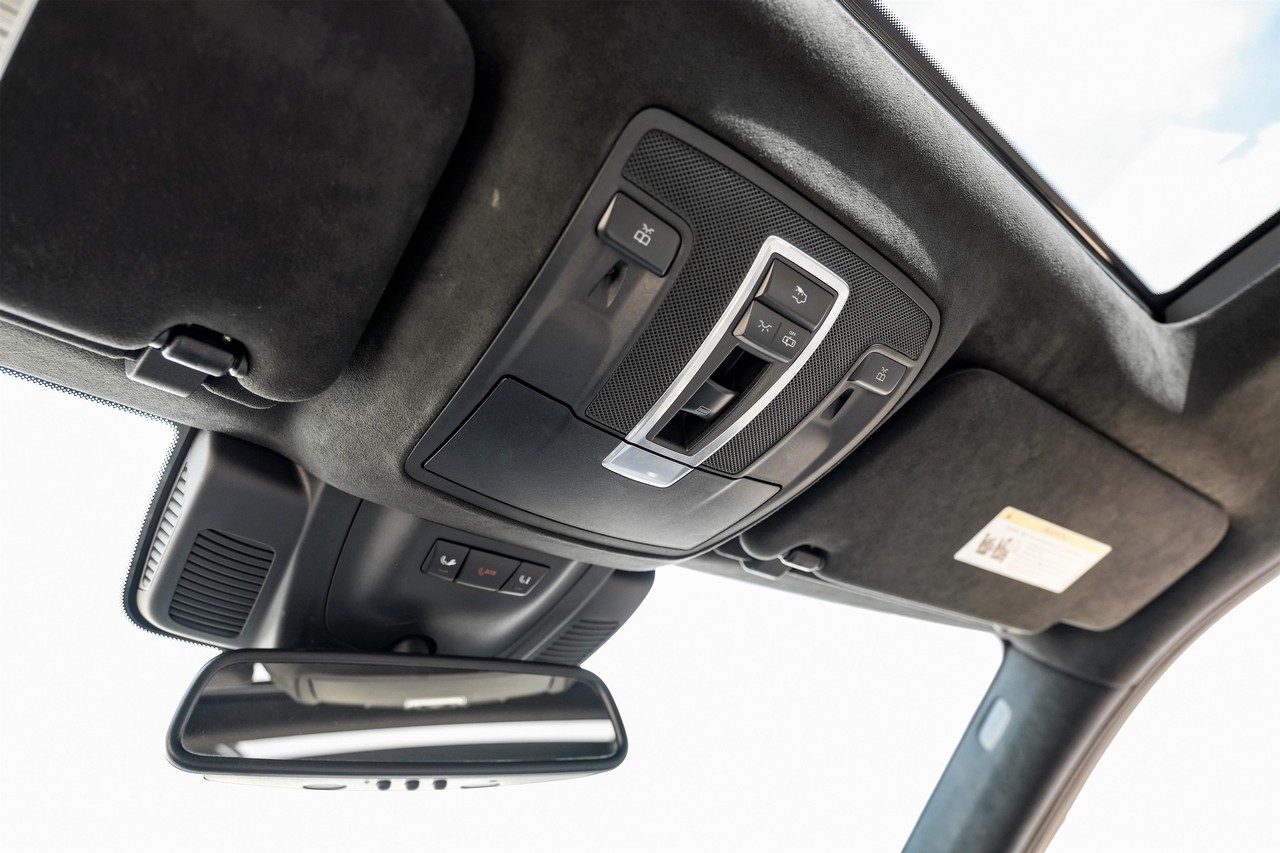 Mercedes-Benz GLS 63 AMG Vehicle Main Gallery Image 29