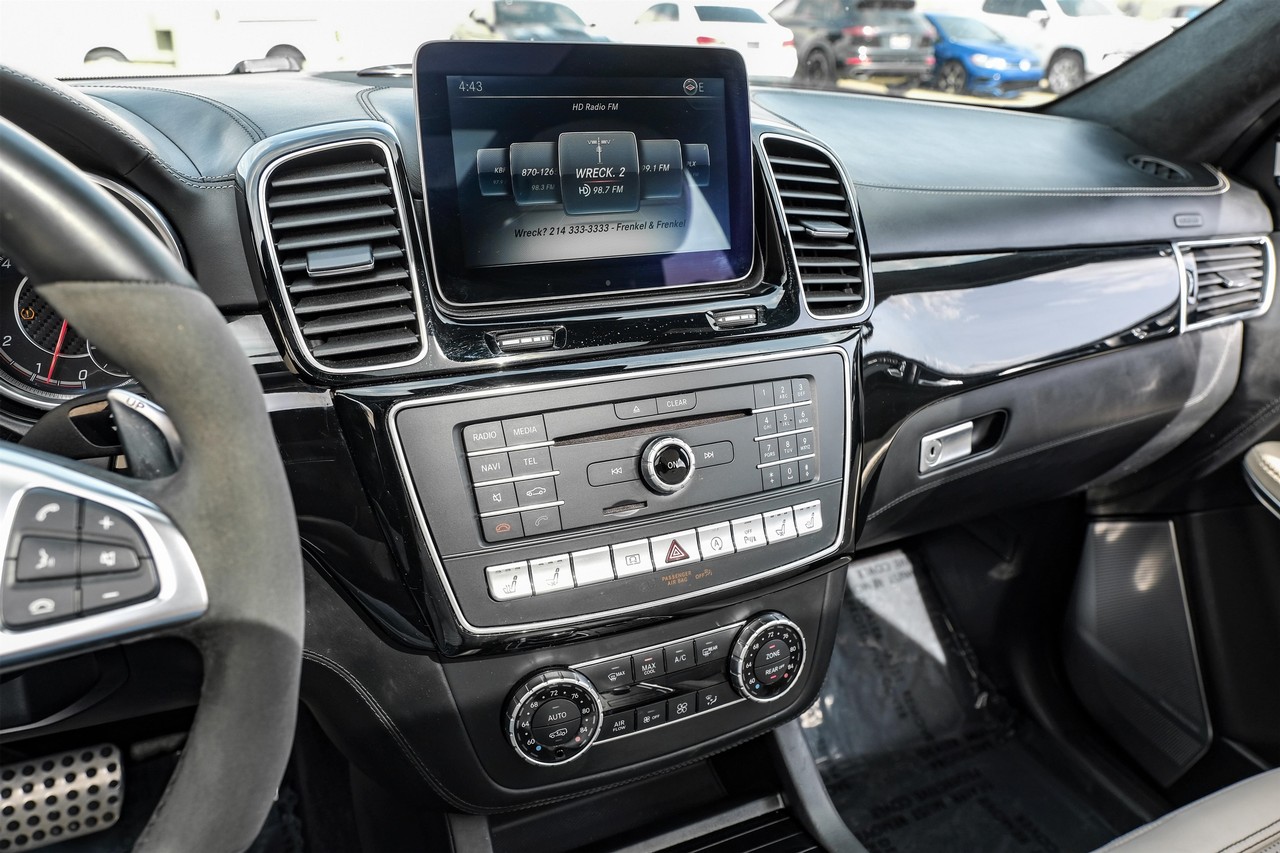 Mercedes-Benz GLS 63 AMG Vehicle Main Gallery Image 30