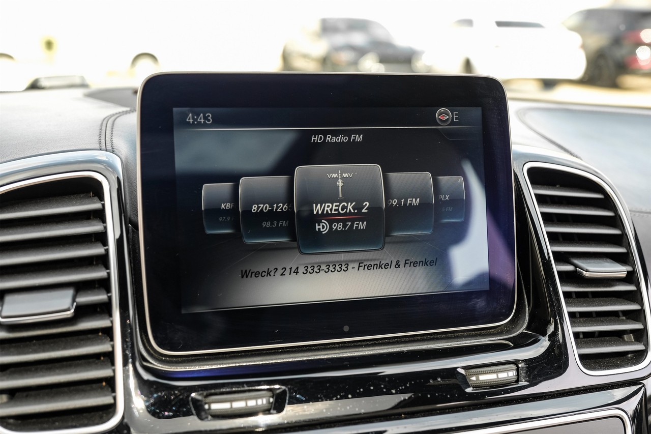 Mercedes-Benz GLS 63 AMG Vehicle Main Gallery Image 31