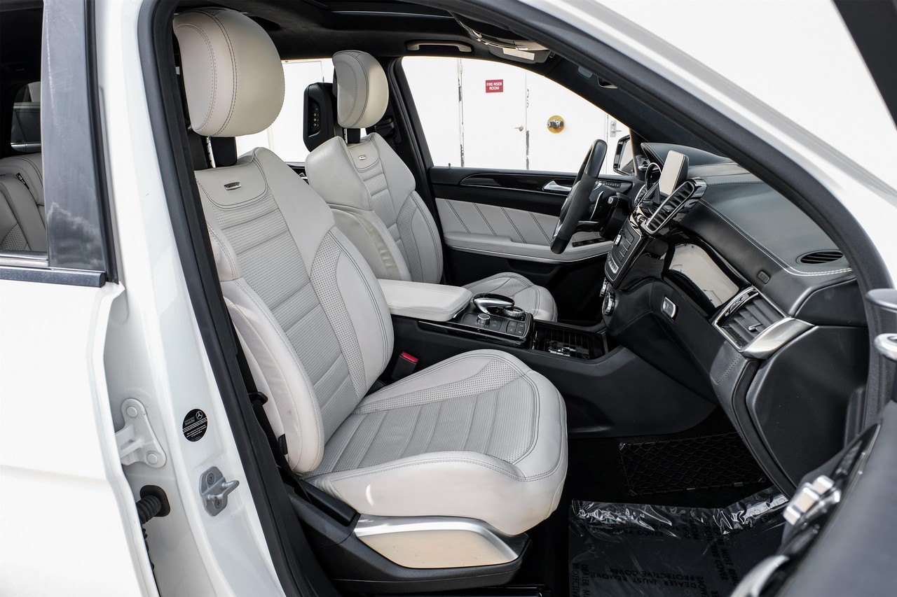 Mercedes-Benz GLS 63 AMG Vehicle Main Gallery Image 34