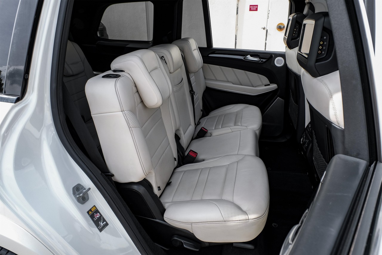 Mercedes-Benz GLS 63 AMG Vehicle Main Gallery Image 35