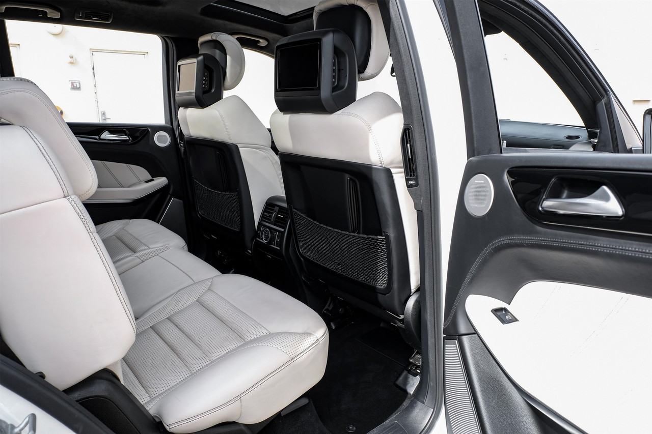Mercedes-Benz GLS 63 AMG Vehicle Main Gallery Image 36