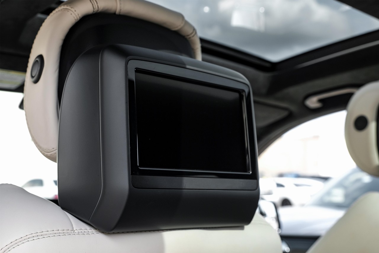 Mercedes-Benz GLS 63 AMG Vehicle Main Gallery Image 37