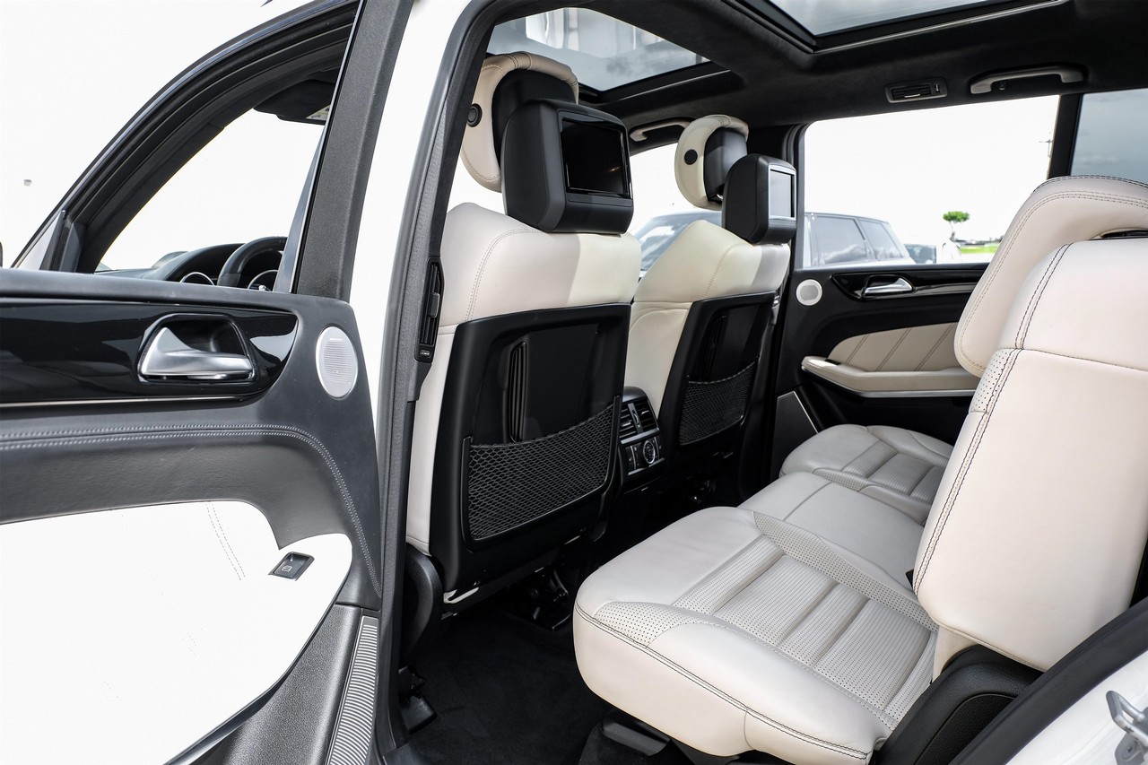 Mercedes-Benz GLS 63 AMG Vehicle Main Gallery Image 38