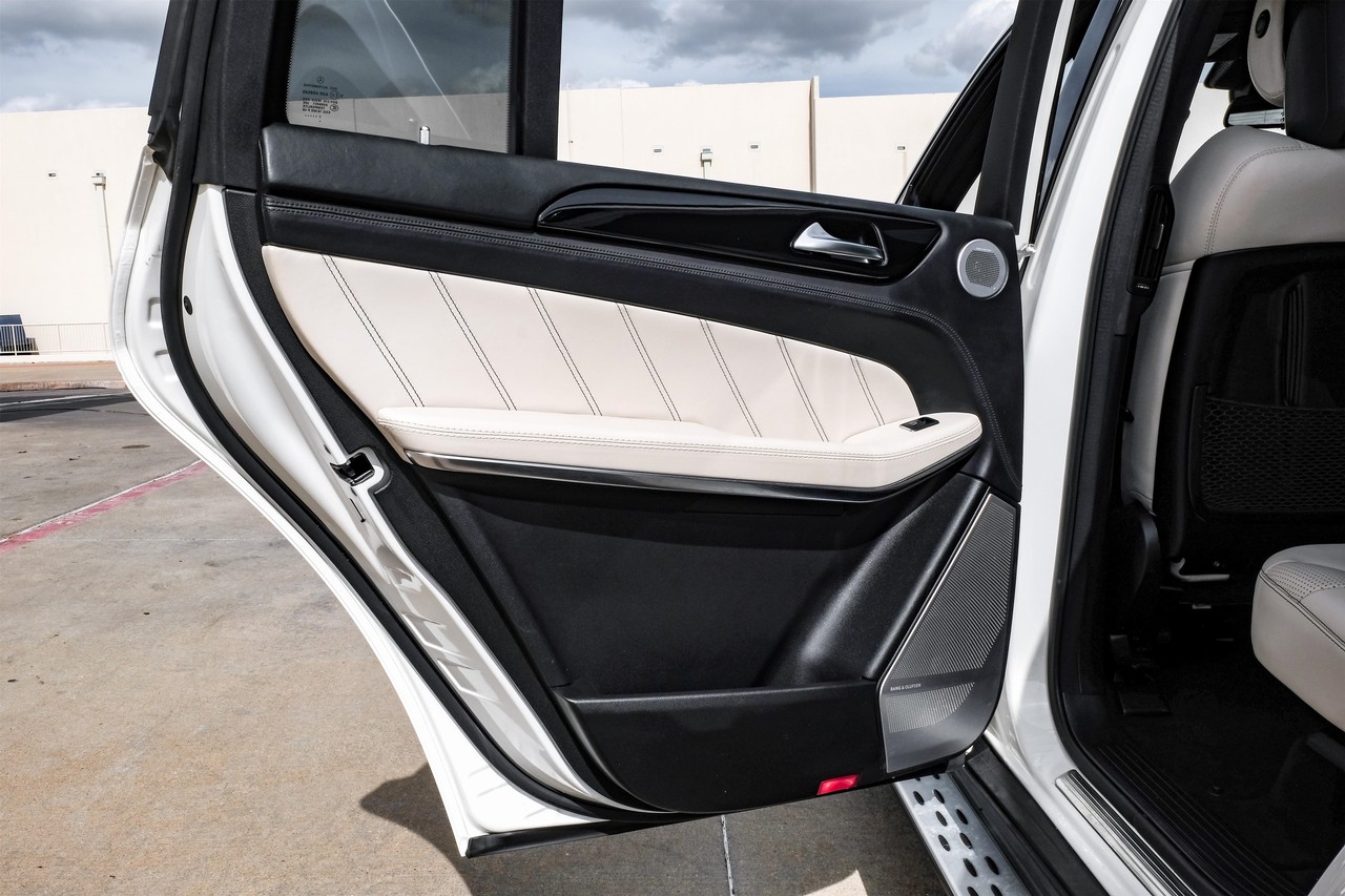 Mercedes-Benz GLS 63 AMG Vehicle Main Gallery Image 48