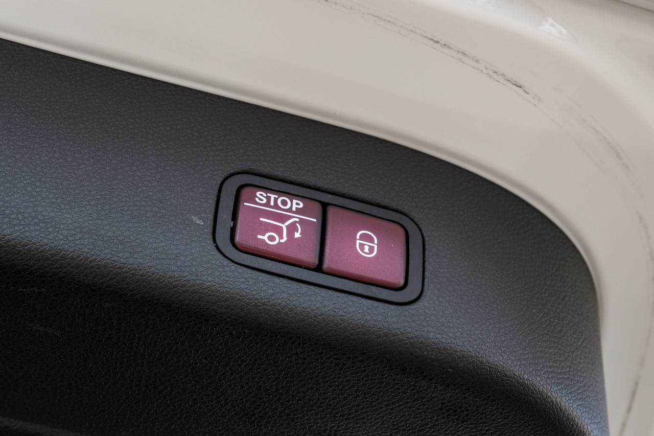 Mercedes-Benz GLS 63 AMG Vehicle Main Gallery Image 58