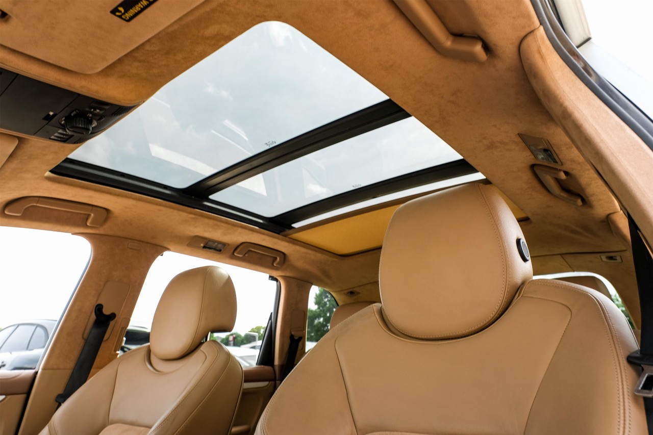 Porsche Cayenne Vehicle Main Gallery Image 05