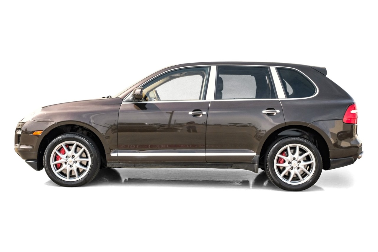 Porsche Cayenne Vehicle Main Gallery Image 12