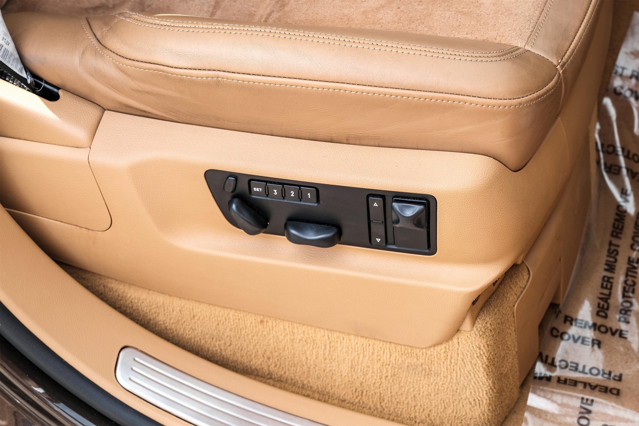 Porsche Cayenne Vehicle Main Gallery Image 36
