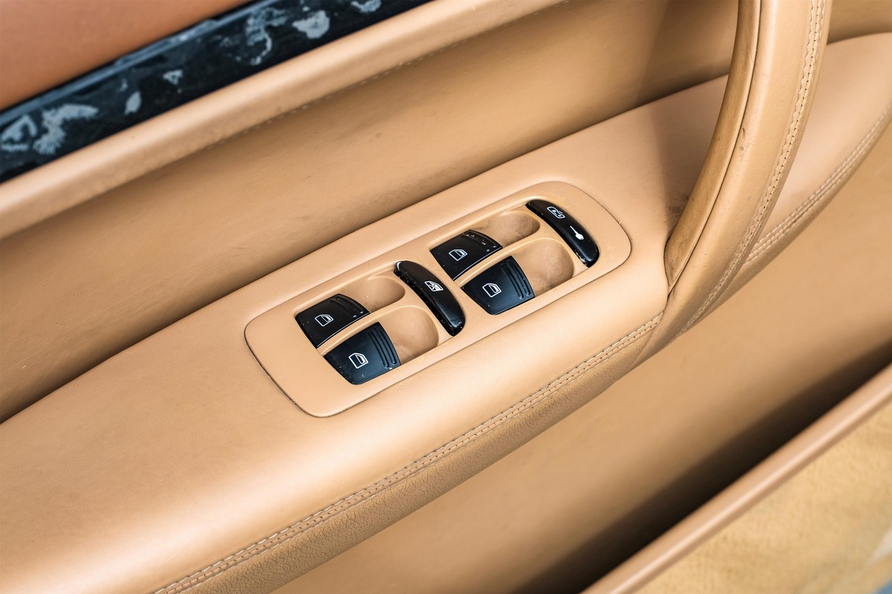 Porsche Cayenne Vehicle Main Gallery Image 45