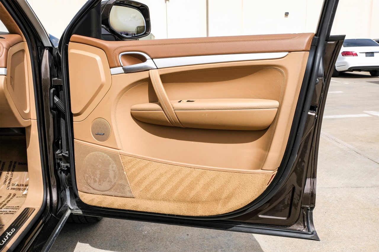 Porsche Cayenne Vehicle Main Gallery Image 47