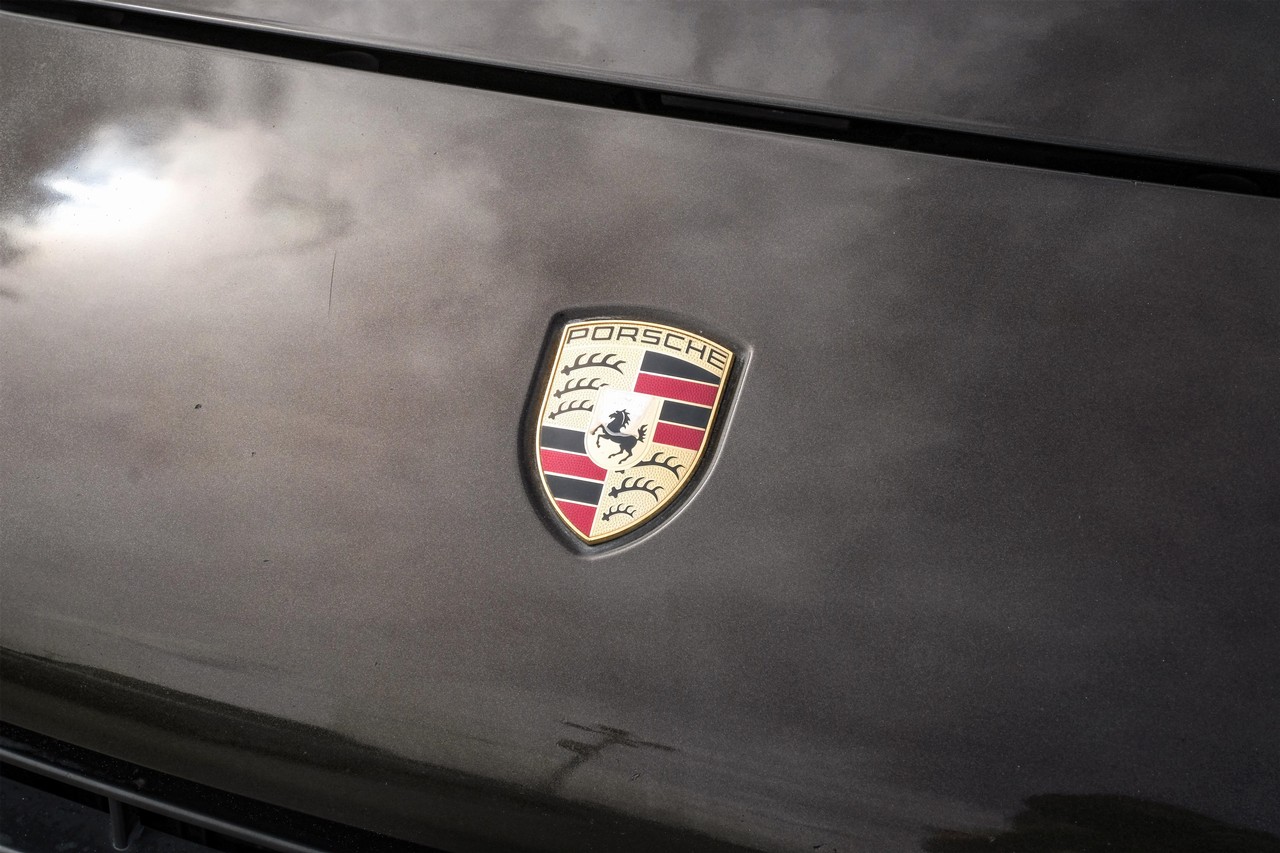 Porsche Cayenne Vehicle Main Gallery Image 52