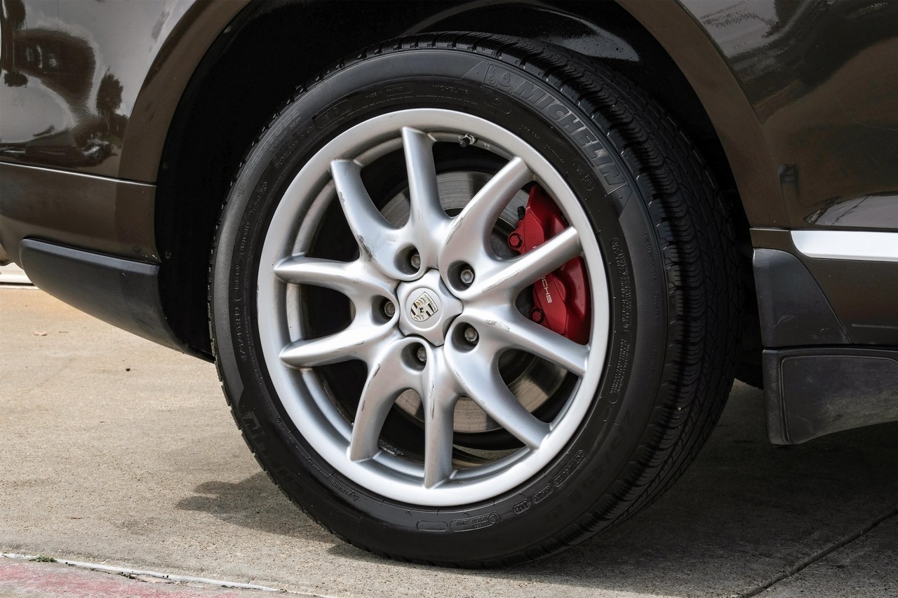 Porsche Cayenne Vehicle Main Gallery Image 58