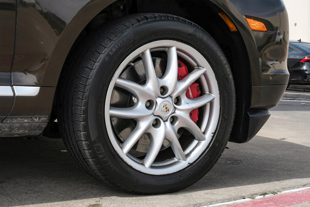 Porsche Cayenne Vehicle Main Gallery Image 59