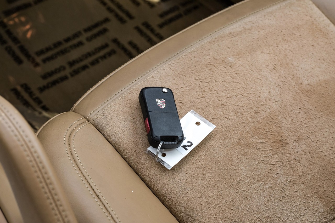 Porsche Cayenne Vehicle Main Gallery Image 62