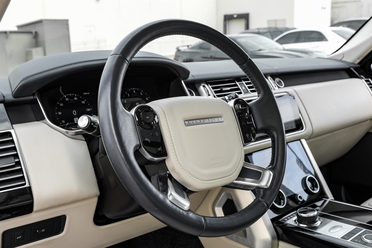 Land Rover Range Rover Vehicle Main Gallery Image 16