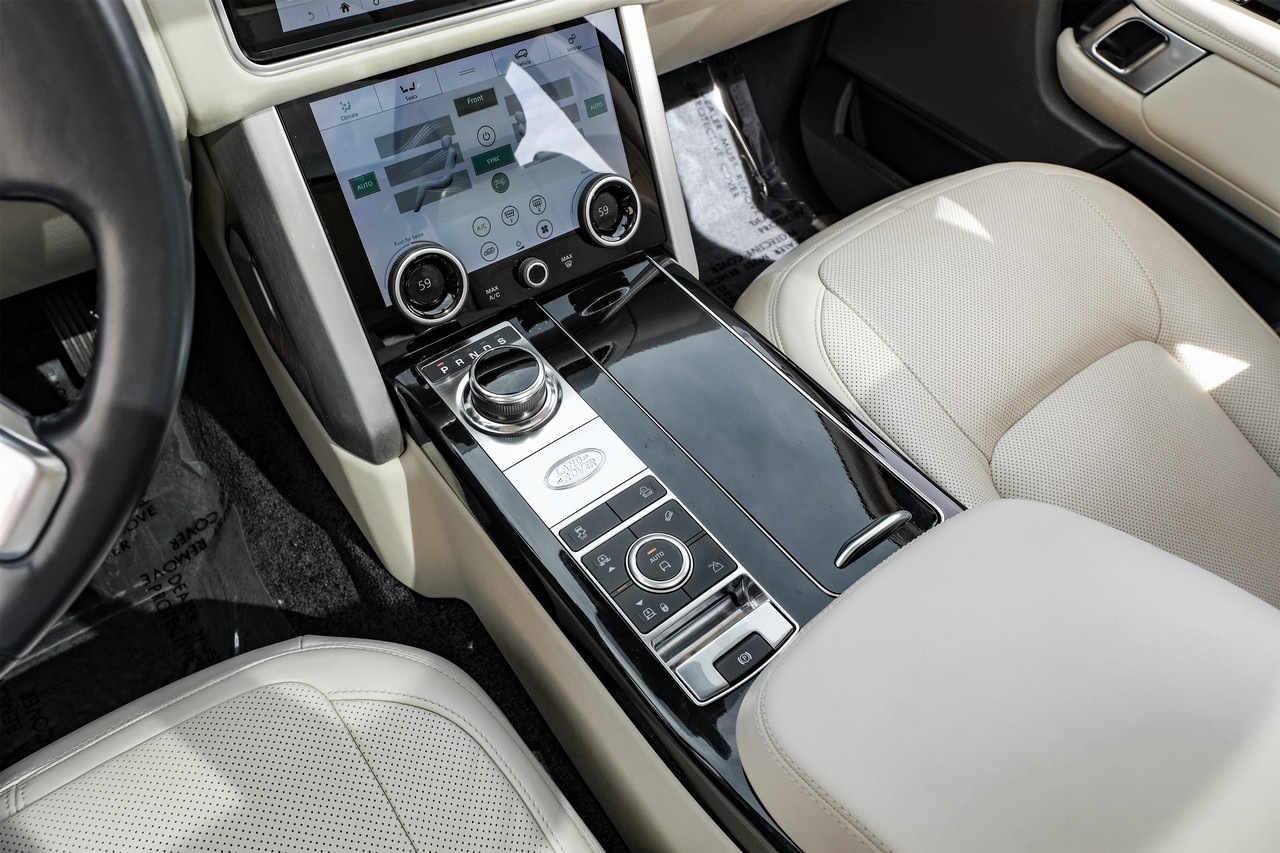 Land Rover Range Rover Vehicle Main Gallery Image 24