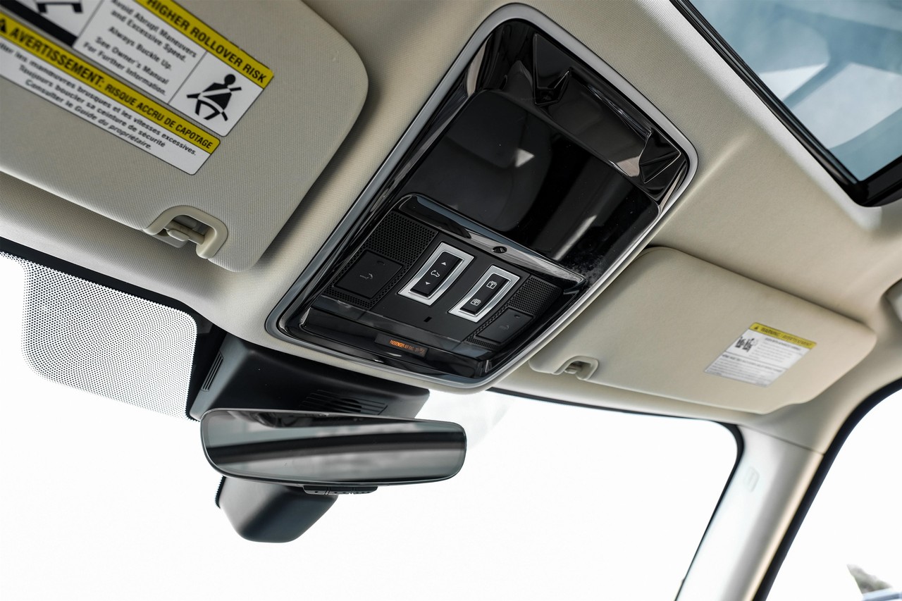 Land Rover Range Rover Vehicle Main Gallery Image 29