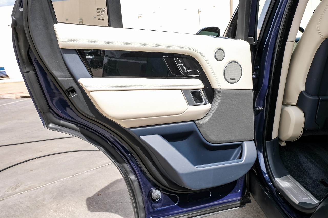 Land Rover Range Rover Vehicle Main Gallery Image 45