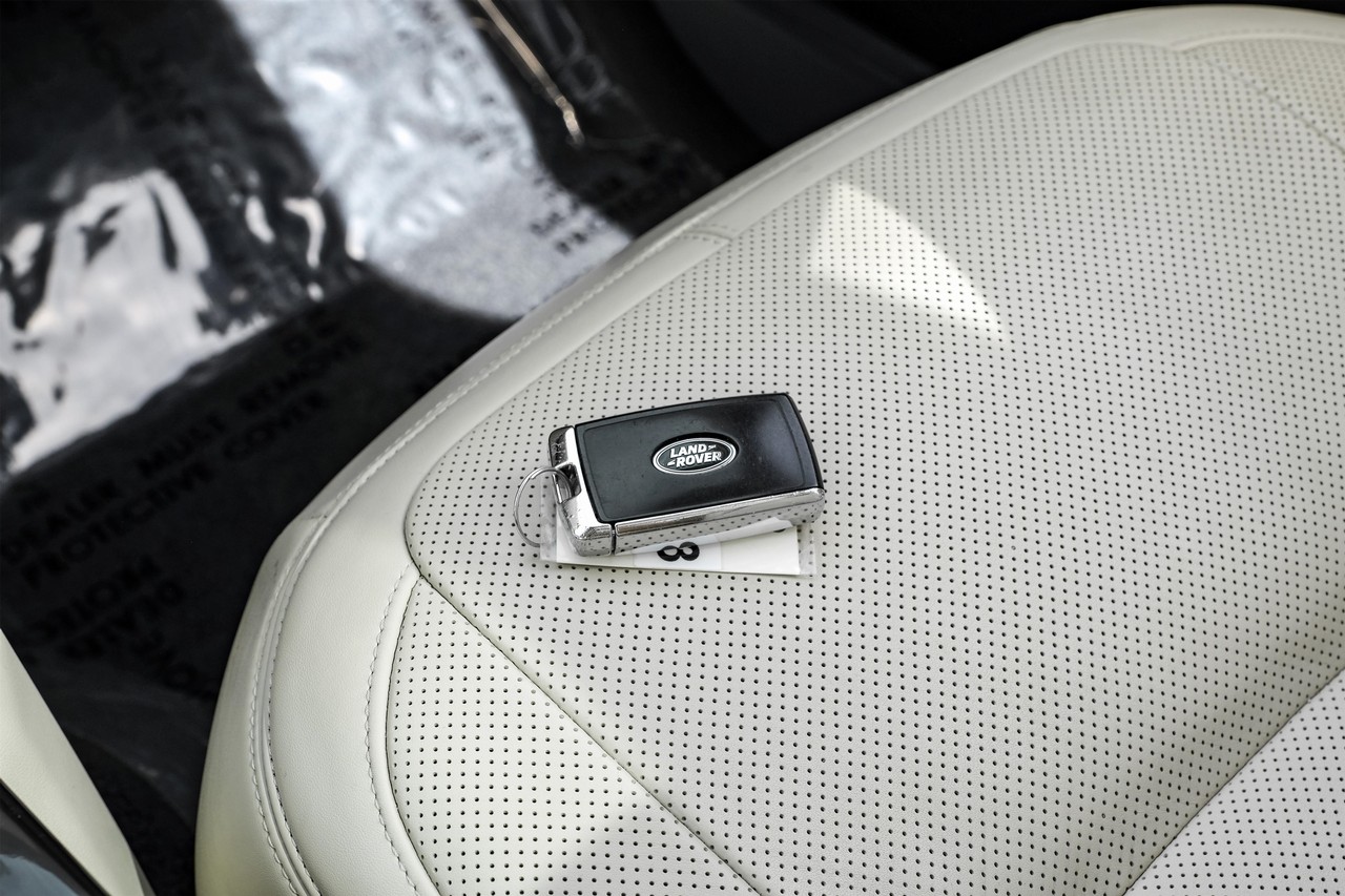 Land Rover Range Rover Vehicle Main Gallery Image 57
