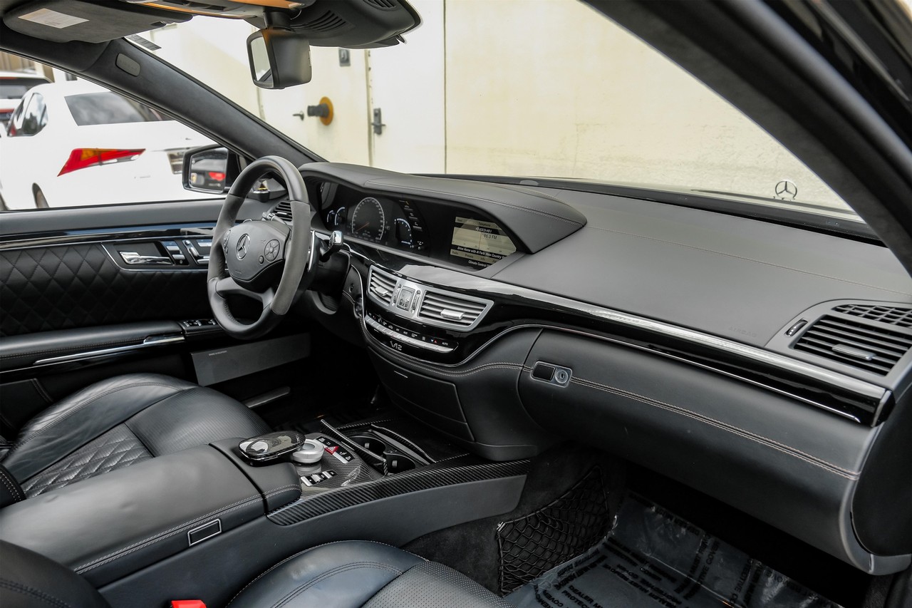 Mercedes-Benz S-Class Vehicle Main Gallery Image 16