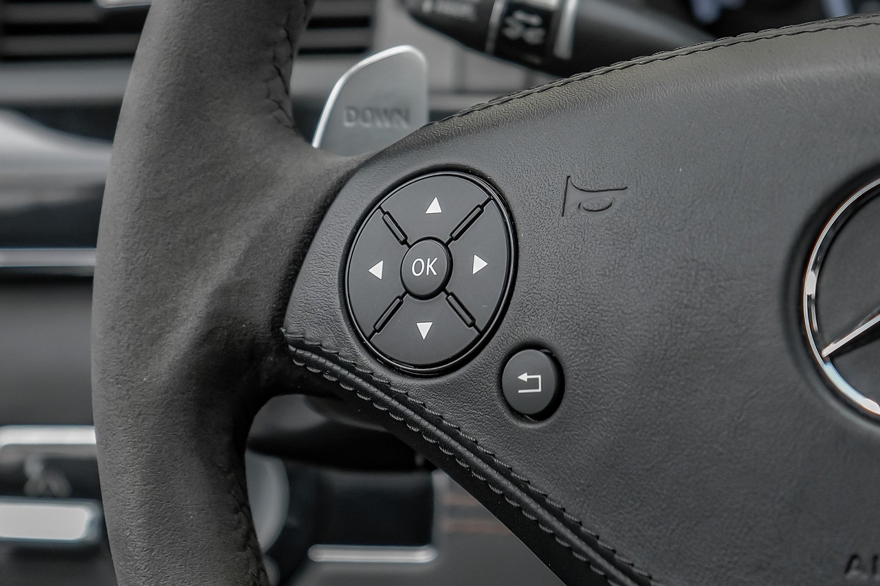 Mercedes-Benz S-Class Vehicle Main Gallery Image 20
