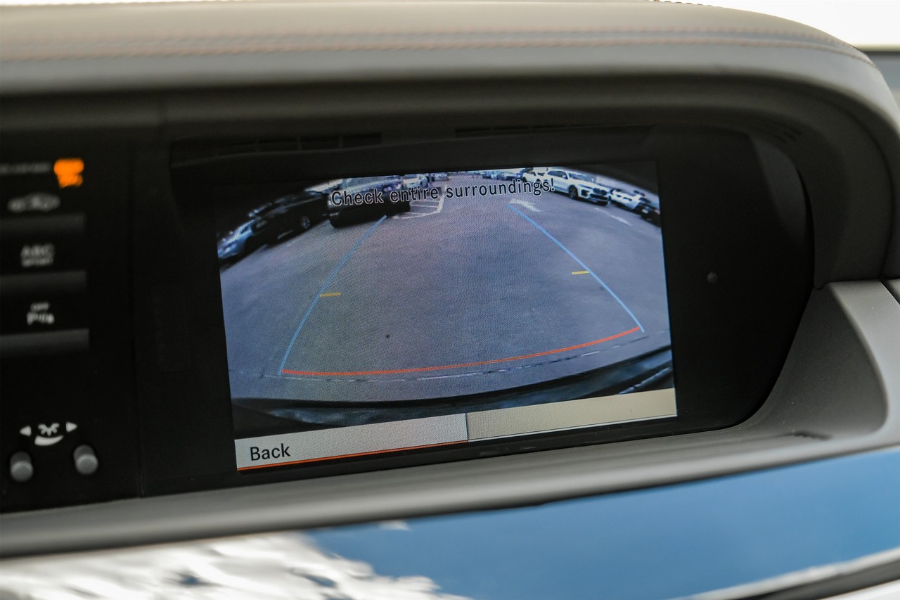 Mercedes-Benz S-Class Vehicle Main Gallery Image 29