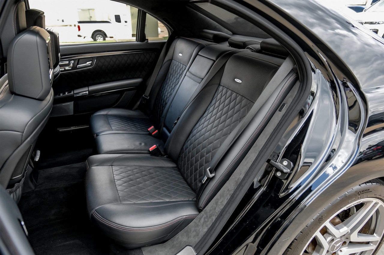 Mercedes-Benz S-Class Vehicle Main Gallery Image 40