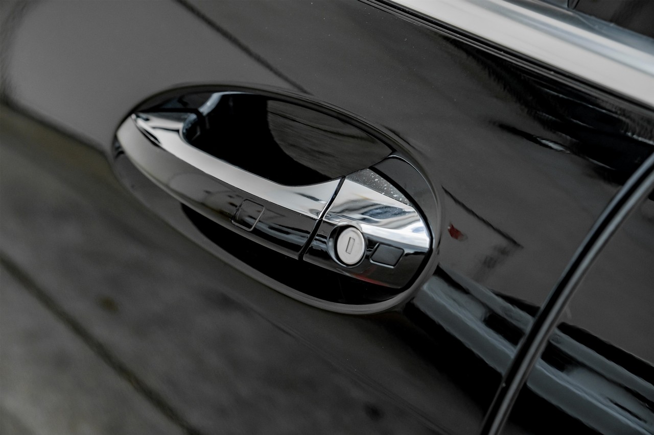 Mercedes-Benz S-Class Vehicle Main Gallery Image 42