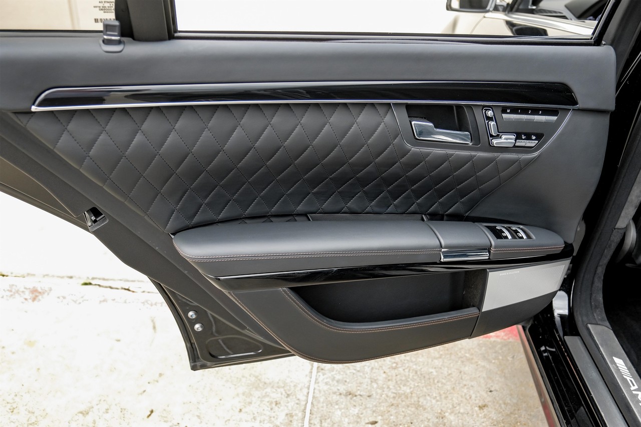 Mercedes-Benz S-Class Vehicle Main Gallery Image 48