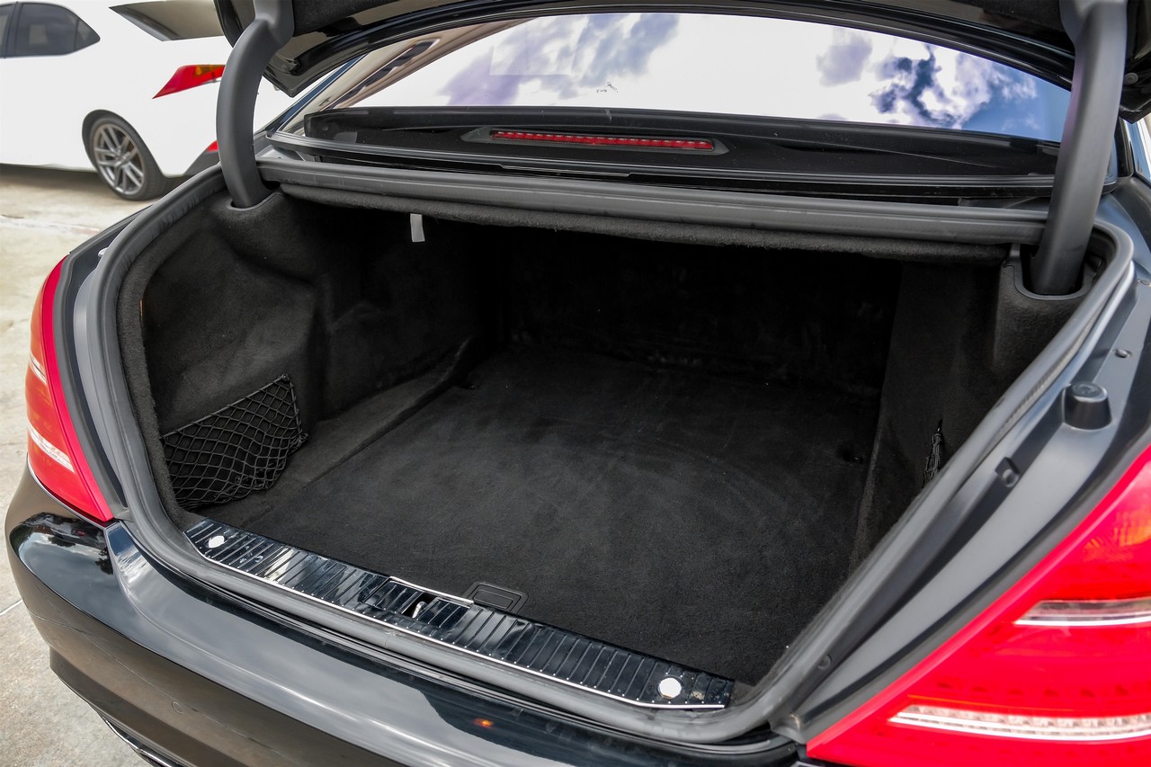 Mercedes-Benz S-Class Vehicle Main Gallery Image 53